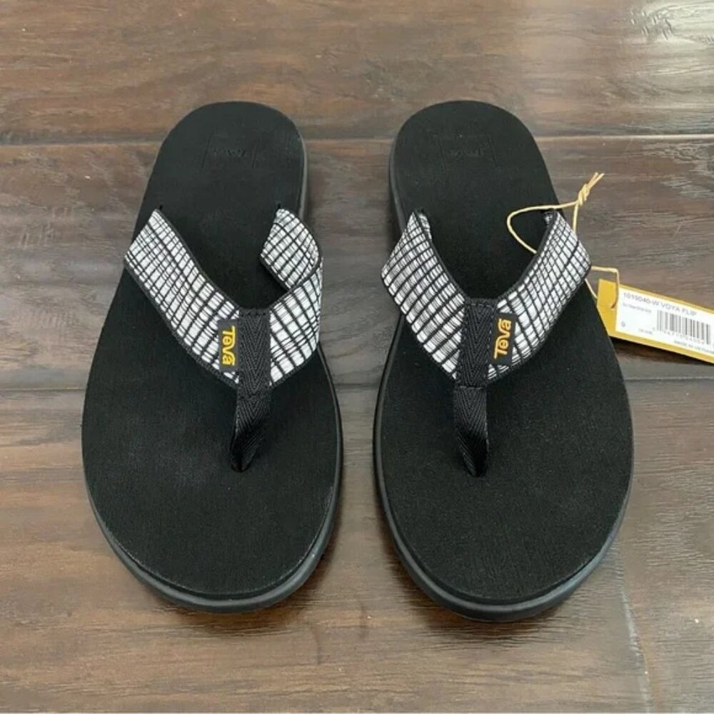 NWT Teva Women’s Voya Flip Flop Sandal Bar Street White Stripes Design